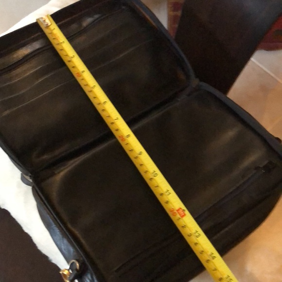 Damton Leather Multi-Pocket travel compartments clutch + detachable strap bag - Picture 13 of 13